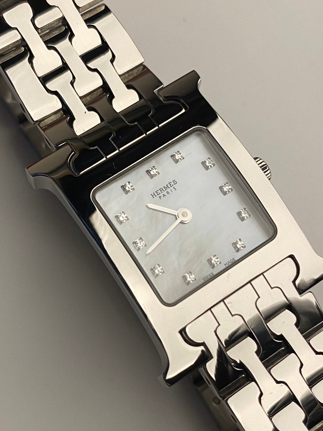 Hermes white dial diamond c.1627