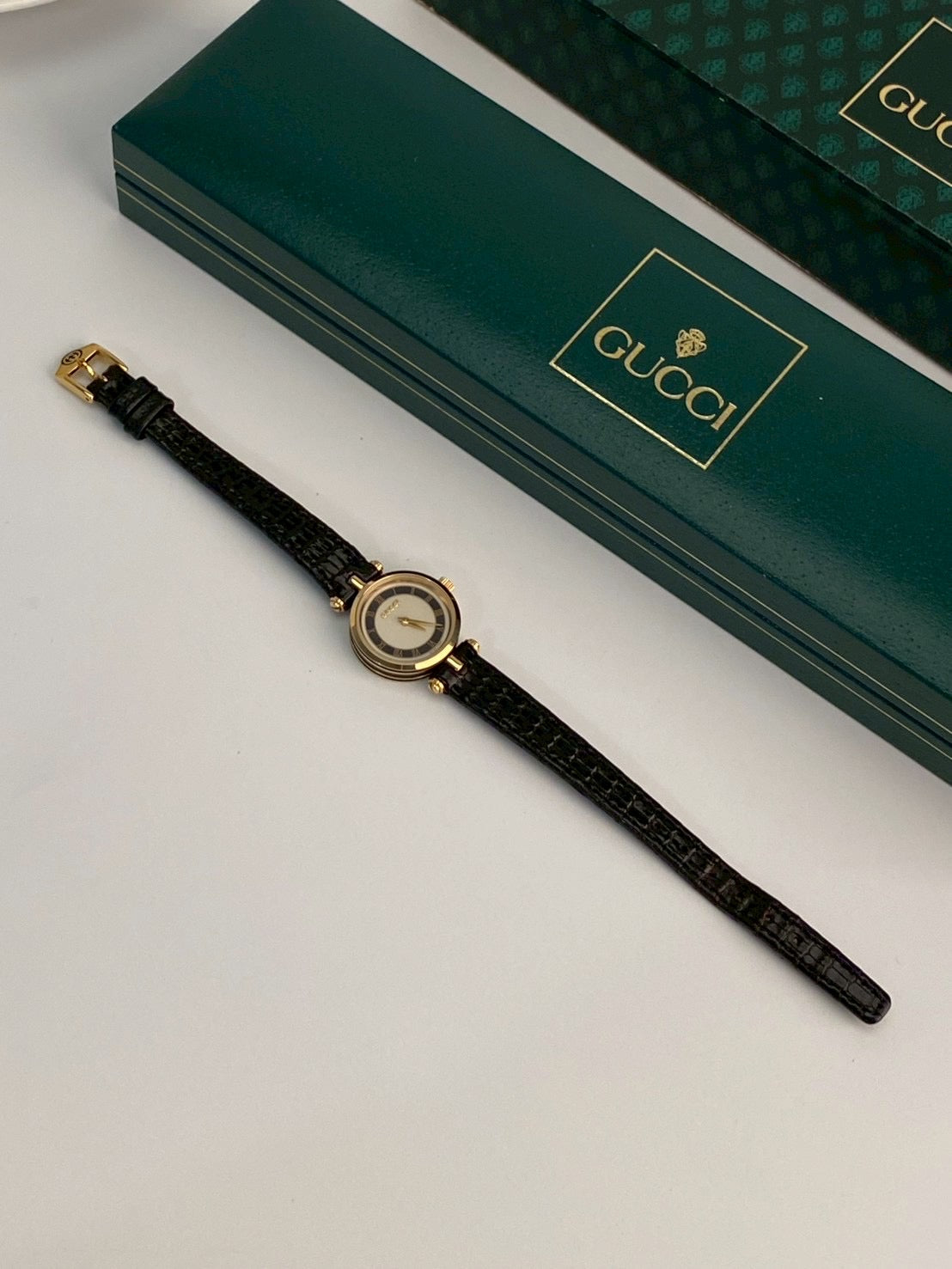 Gucci 2000m black watch