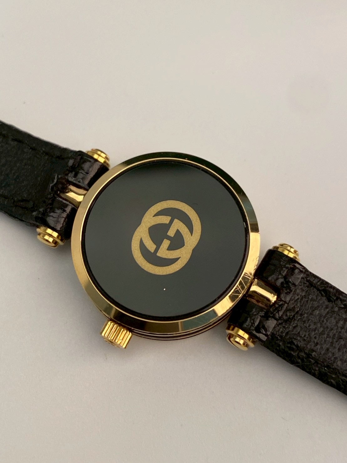Gucci 2000m black watch
