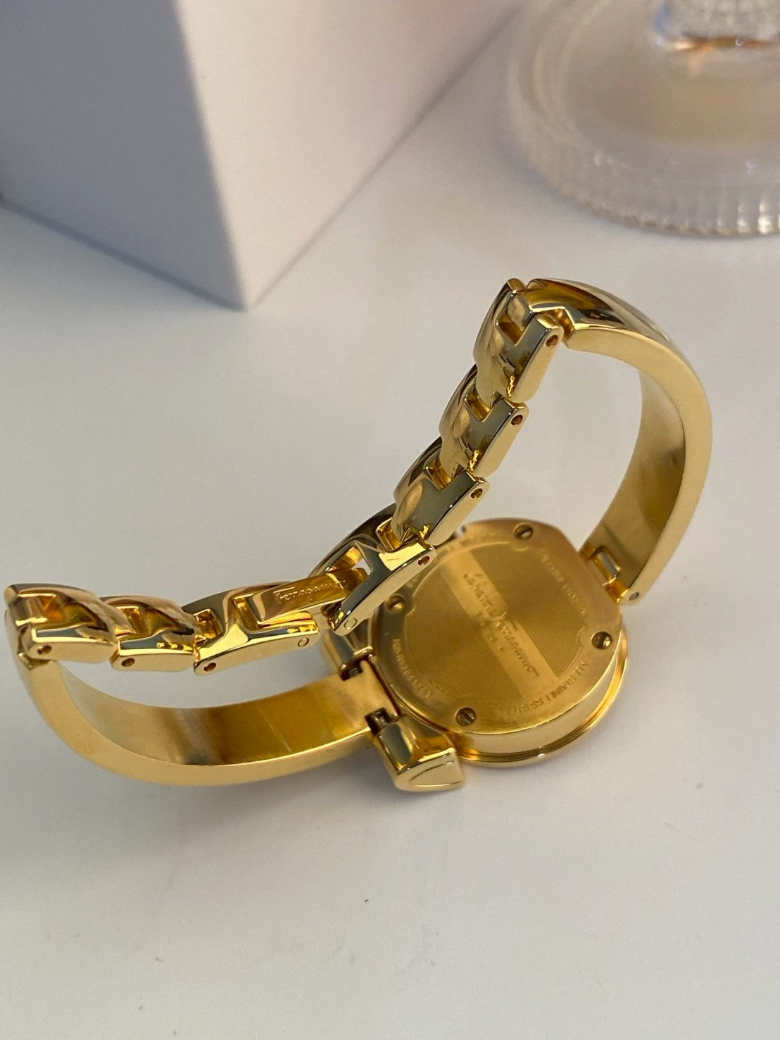 Ferragamo watch gold c.1251