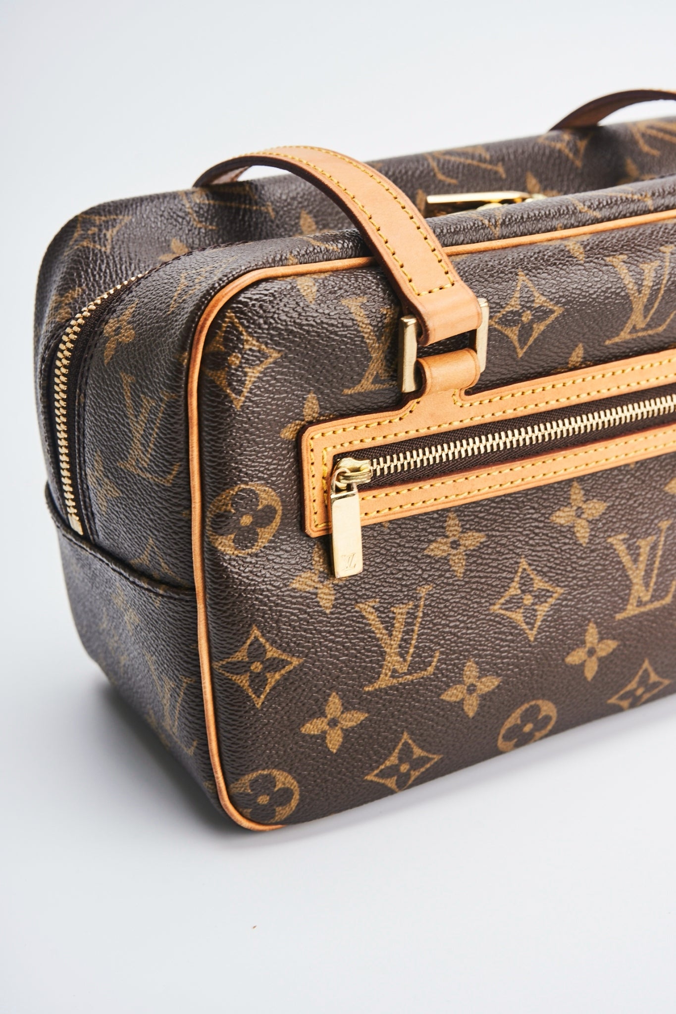 Louis vuitton cite mm size
