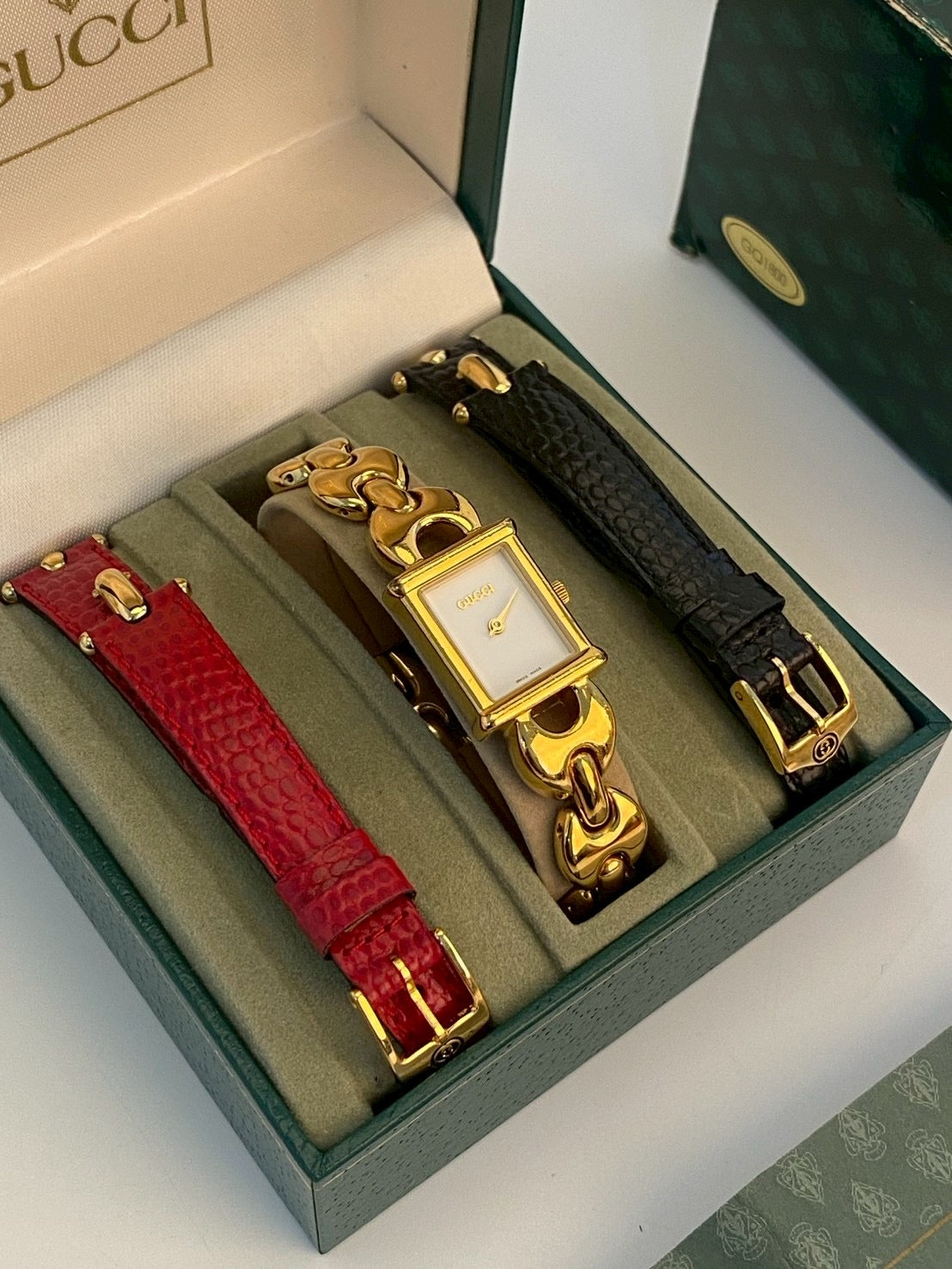 Gucci 1800I chang strap c.2295