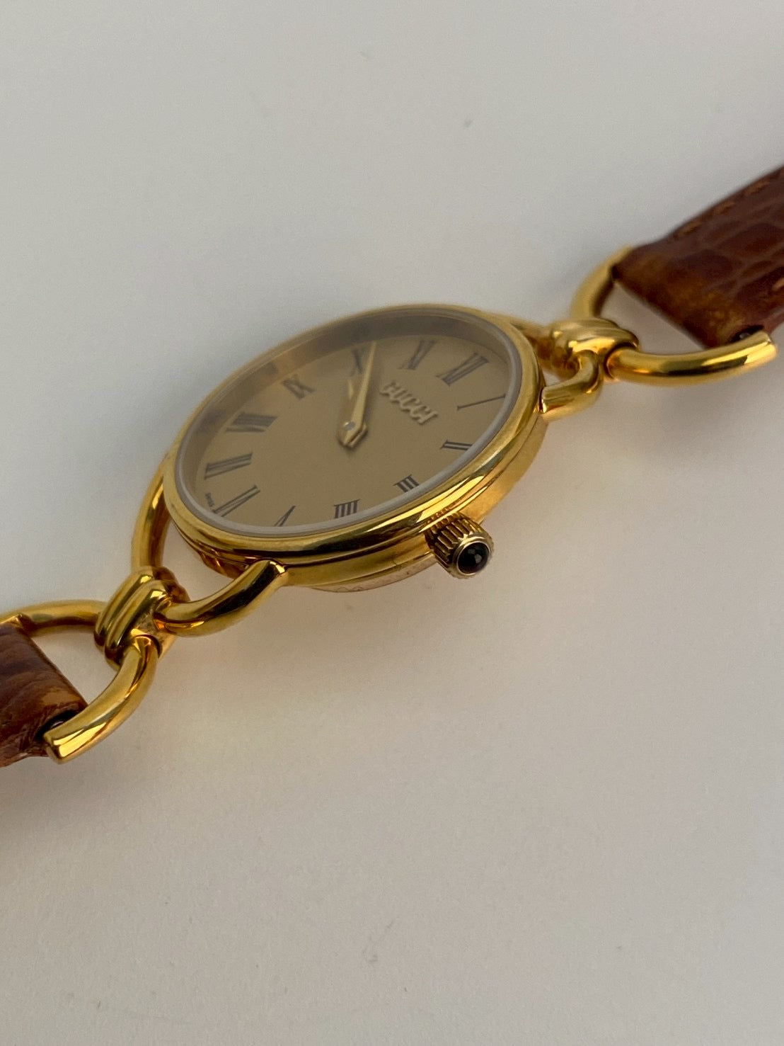 Gucci 6000.2L gold dial c.9536