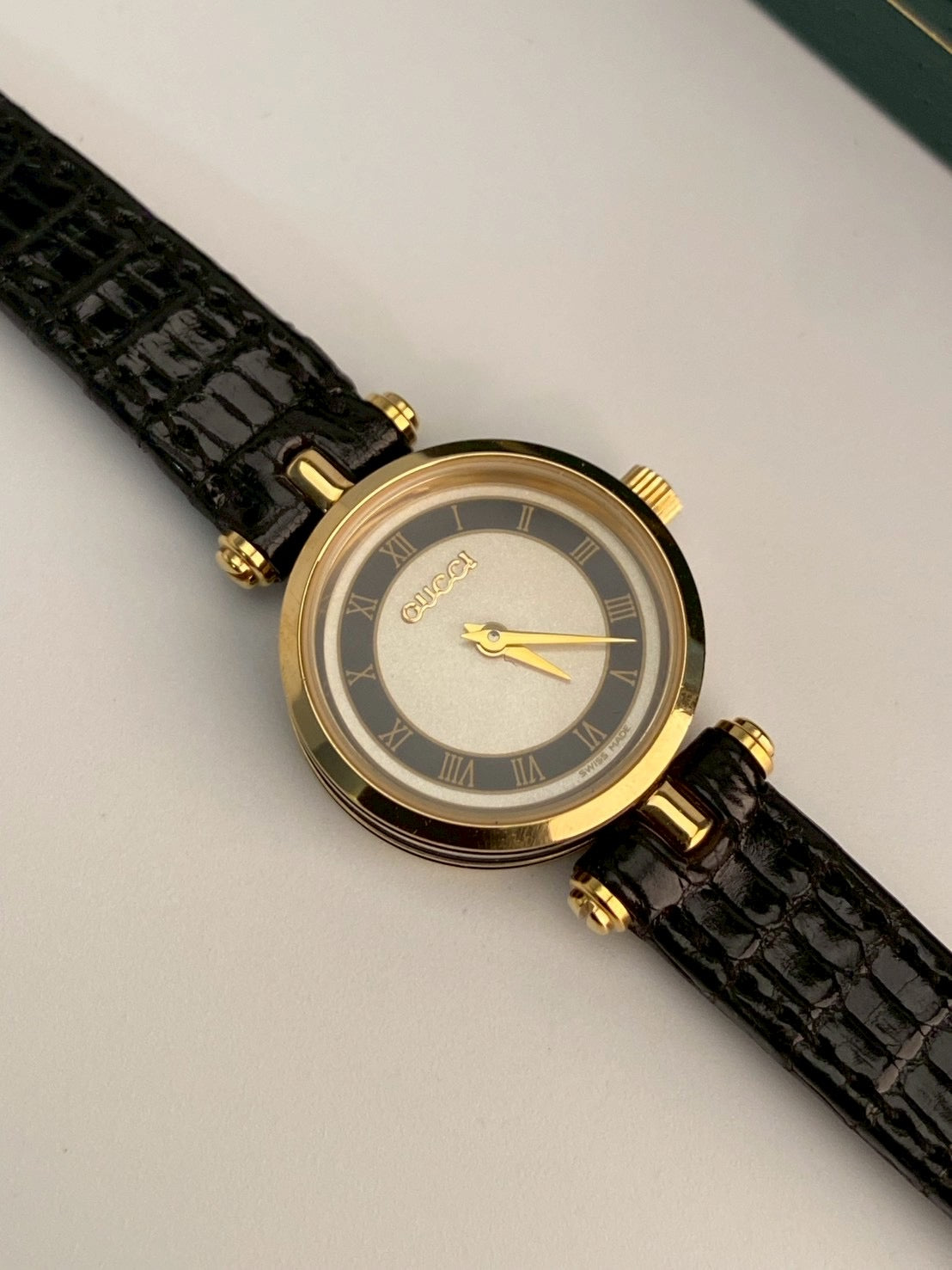 Gucci 2000m black watch