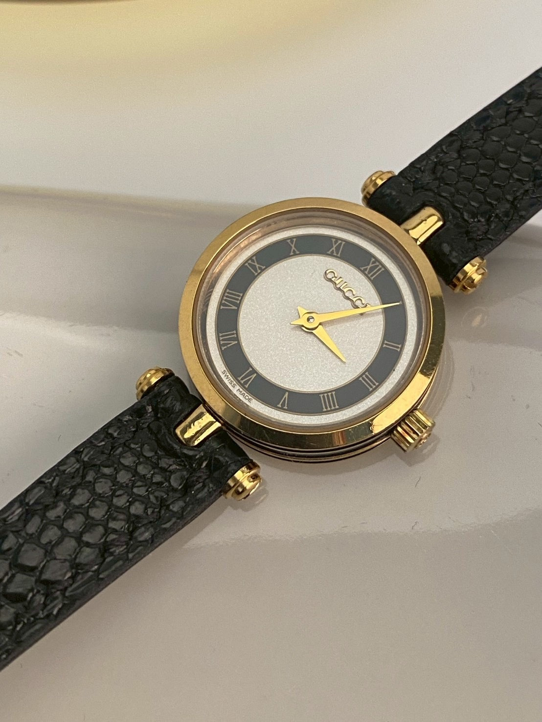 Gucci 2000I black dial lady