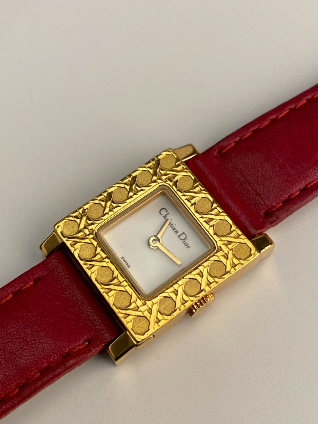 Dior d60-159 chang strap gold