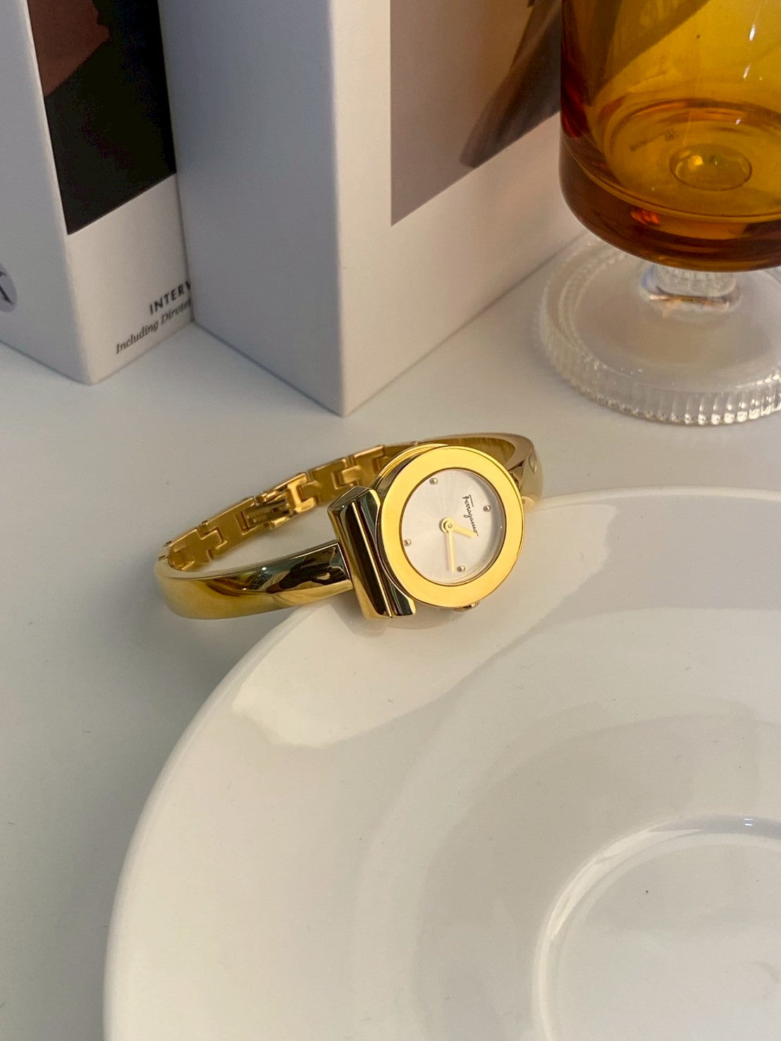 Ferragamo watch gold c.1251