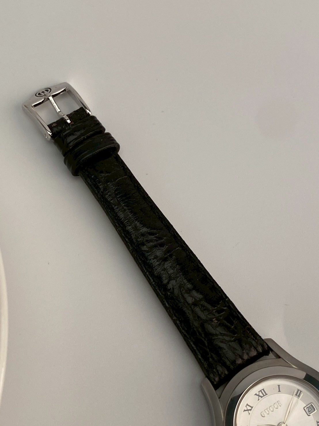 Gucci 5500l silver dial watch