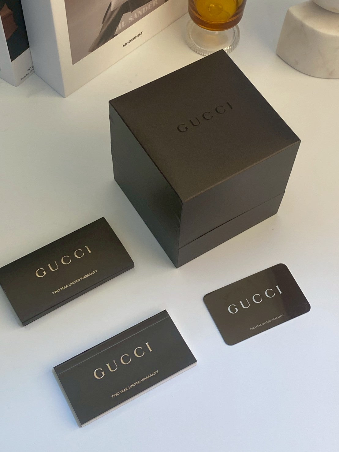 Gucci black dial men 5200M c.4751