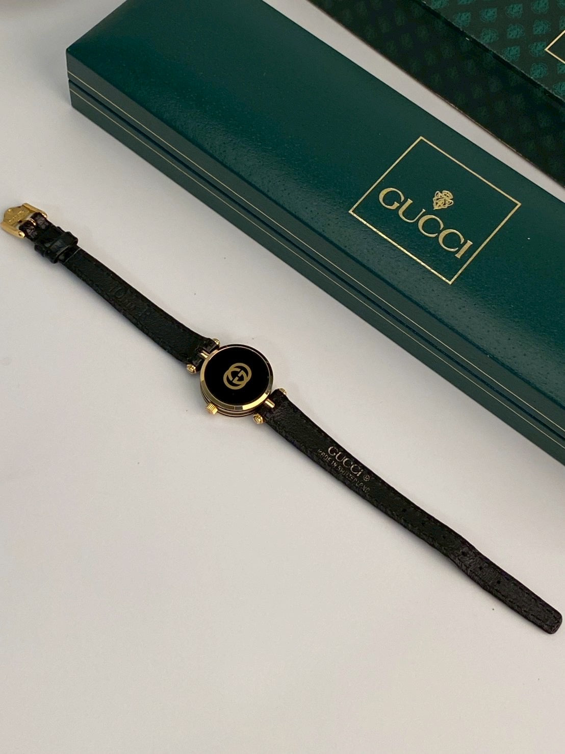 Gucci 2000m black watch