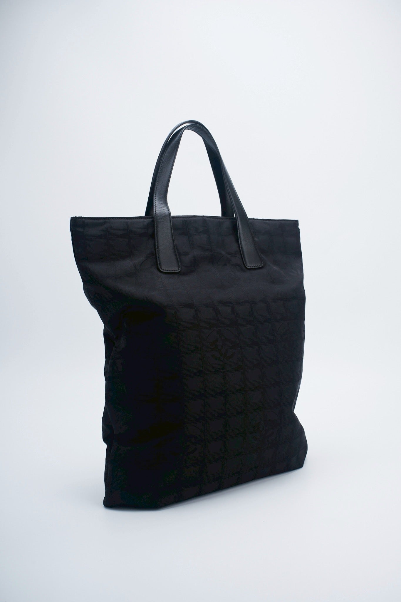 Chanel tavel line tote bag