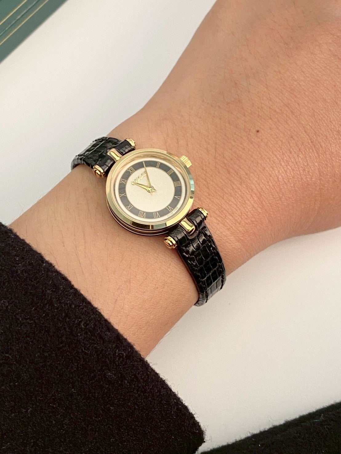 Gucci 2000m black watch