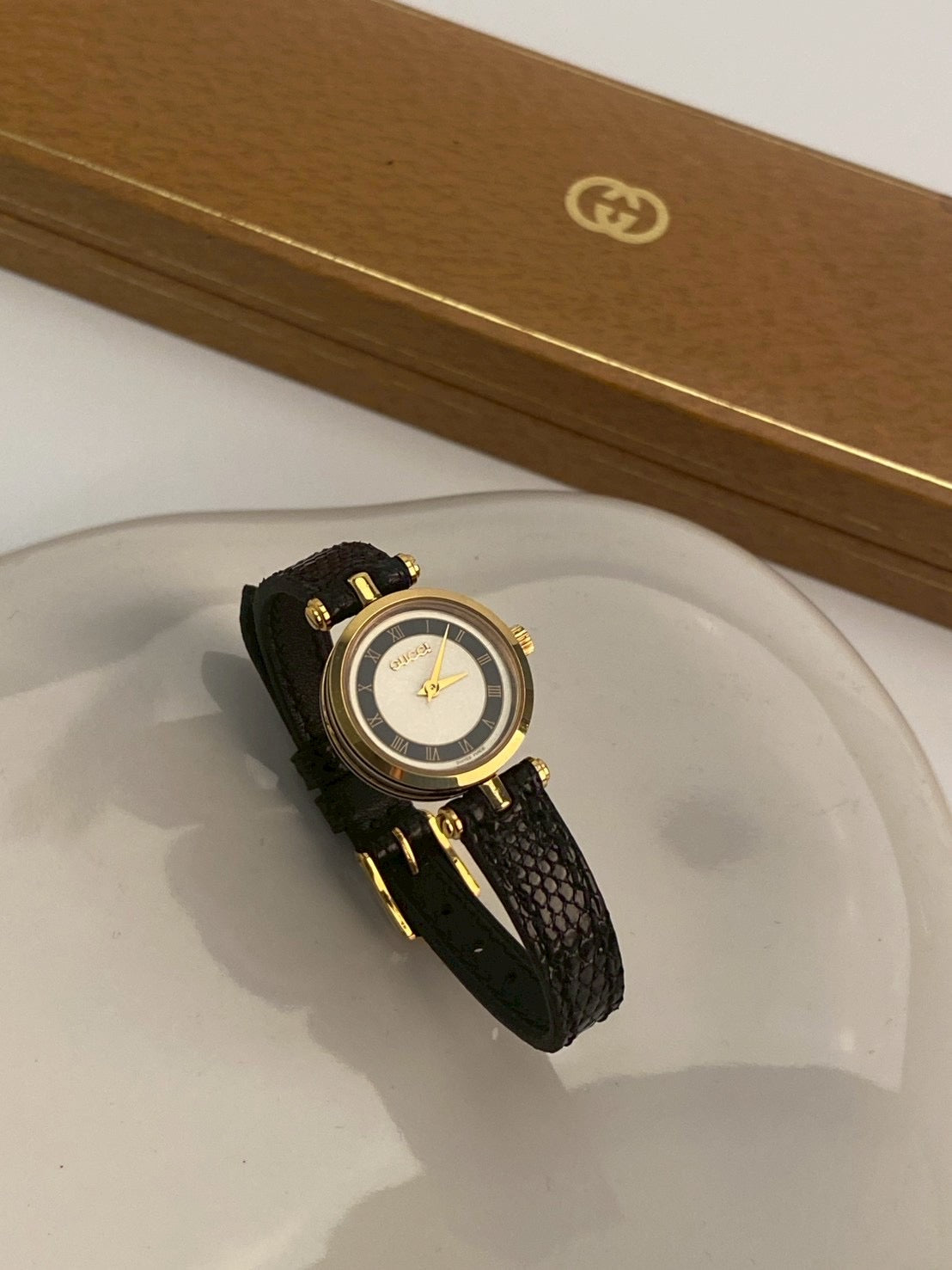 Gucci 2000I black dial lady