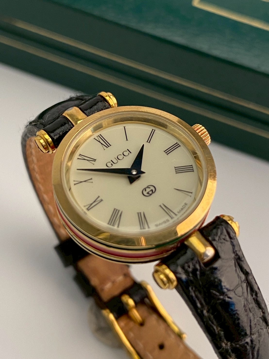 Gucci 2000m cream watch