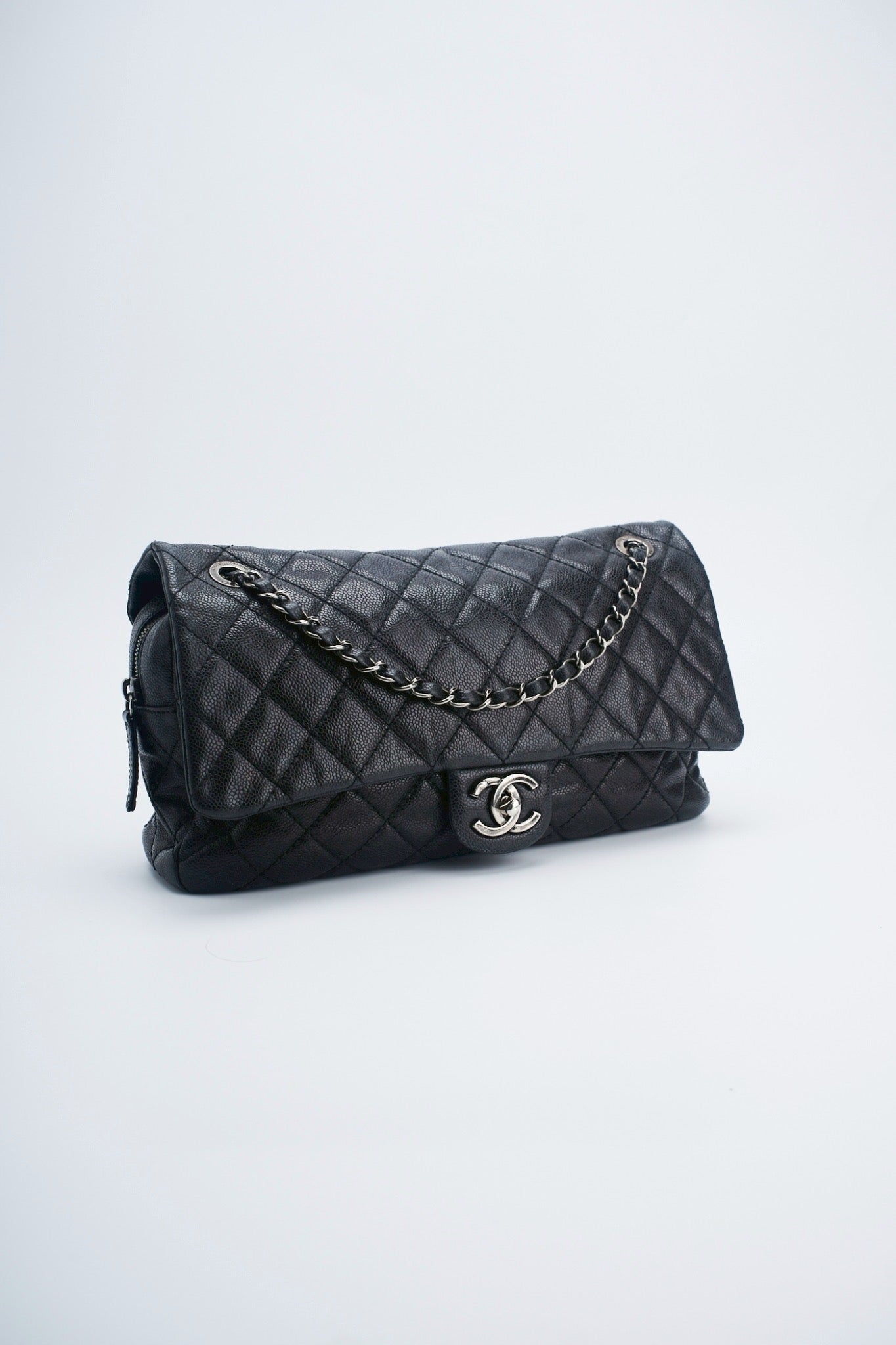 Chanel easy flab caviar skin