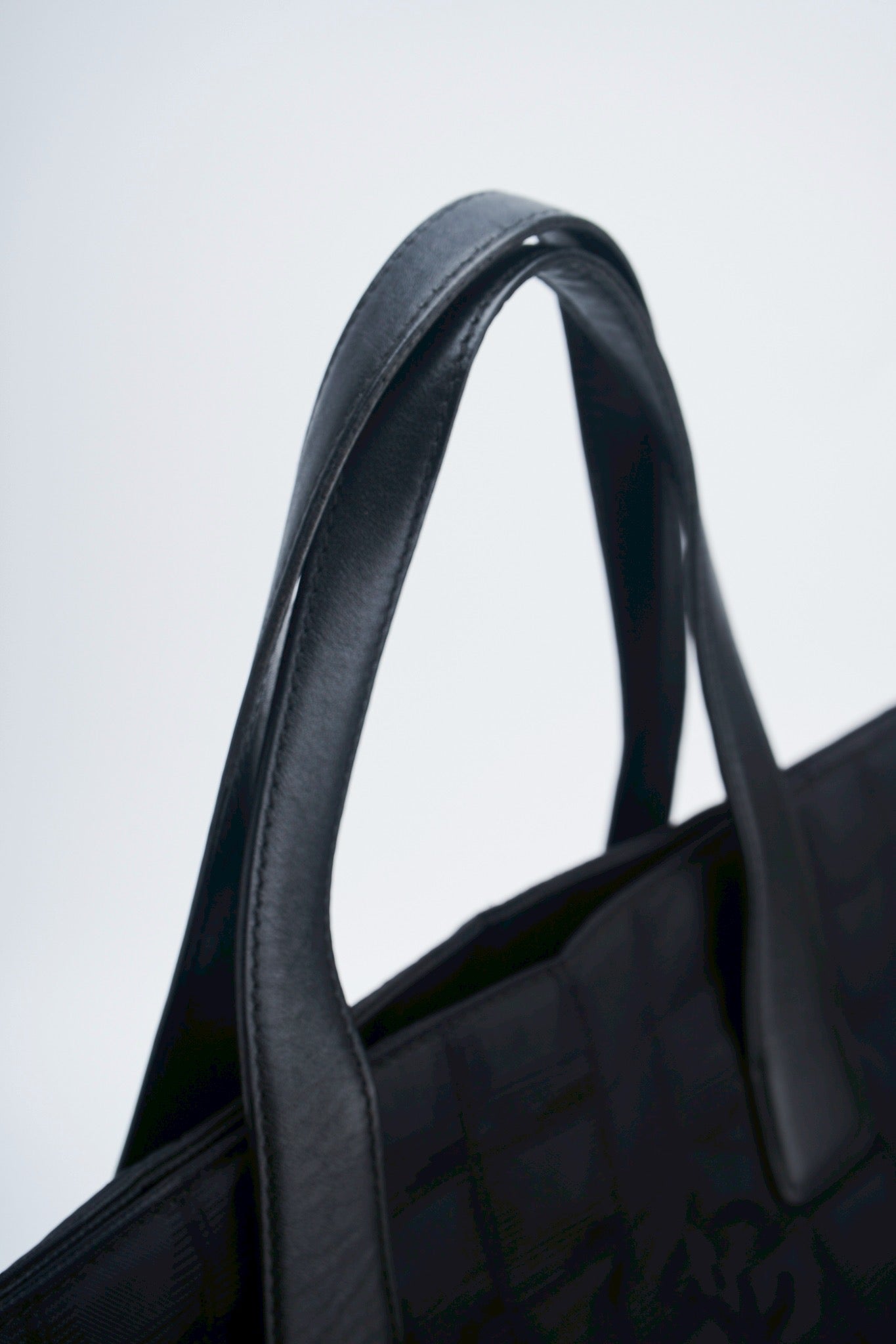 Chanel tavel line tote bag