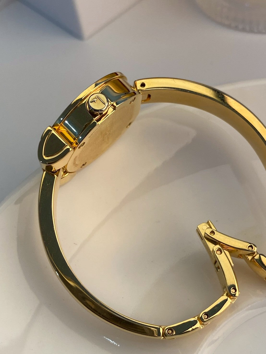 Ferragamo watch gold c.1251