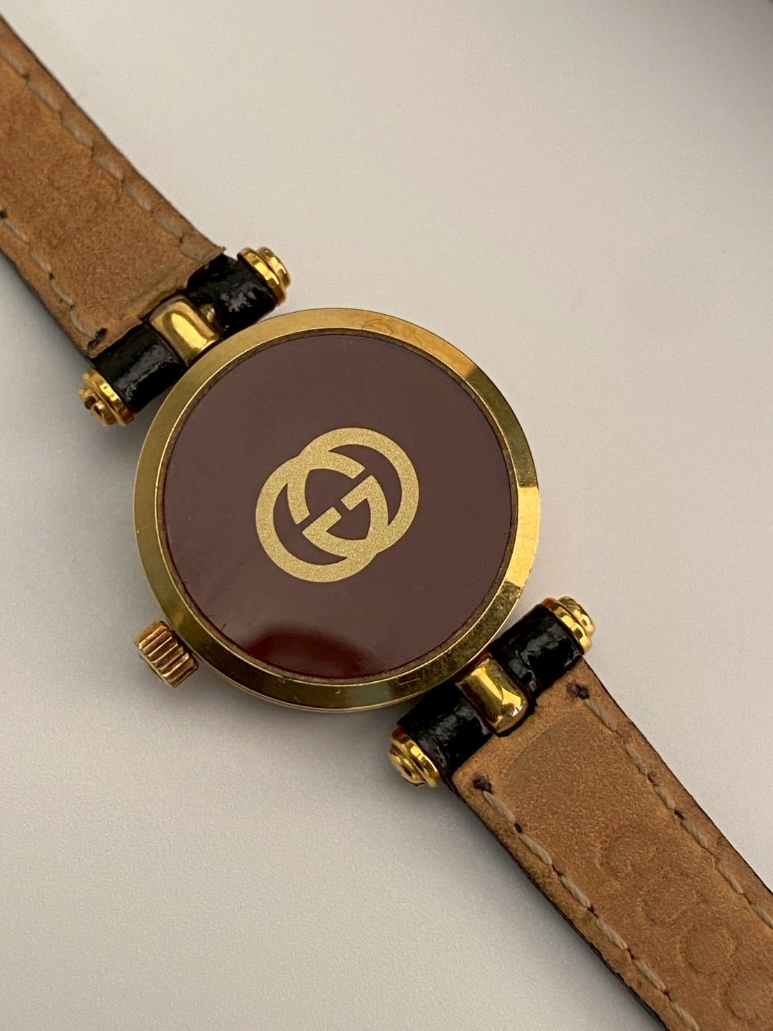Gucci 2000m cream watch