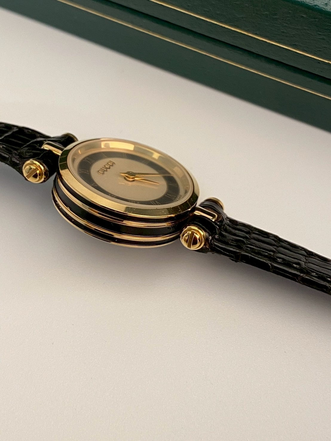 Gucci 2000m black watch