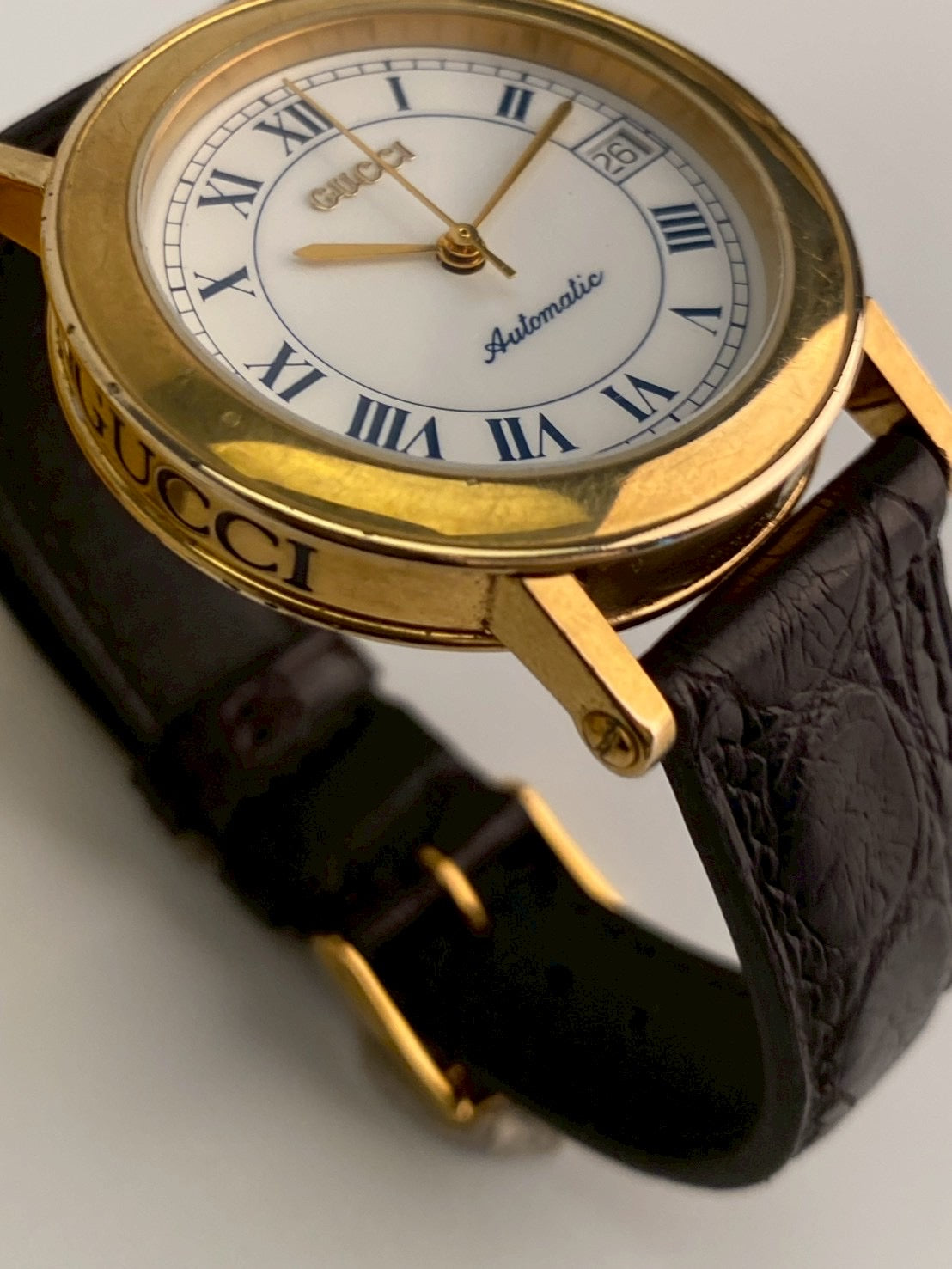 Gucci 7200Auto white dial