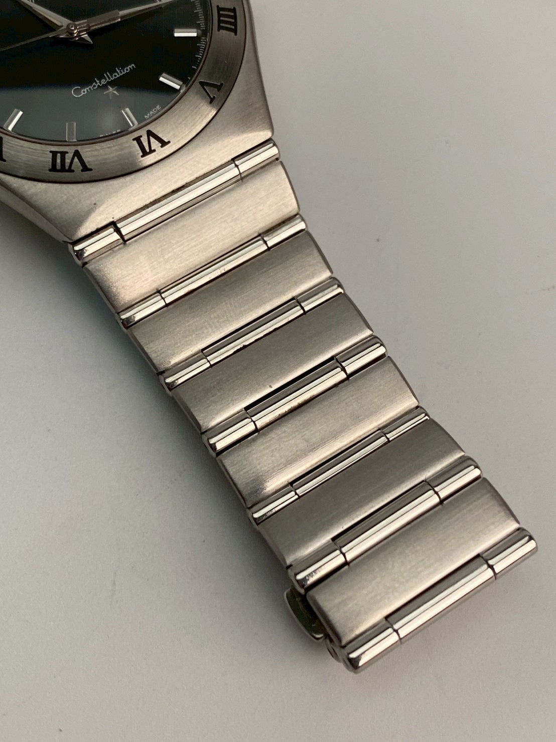 Omega constellation black dial date c. 5218