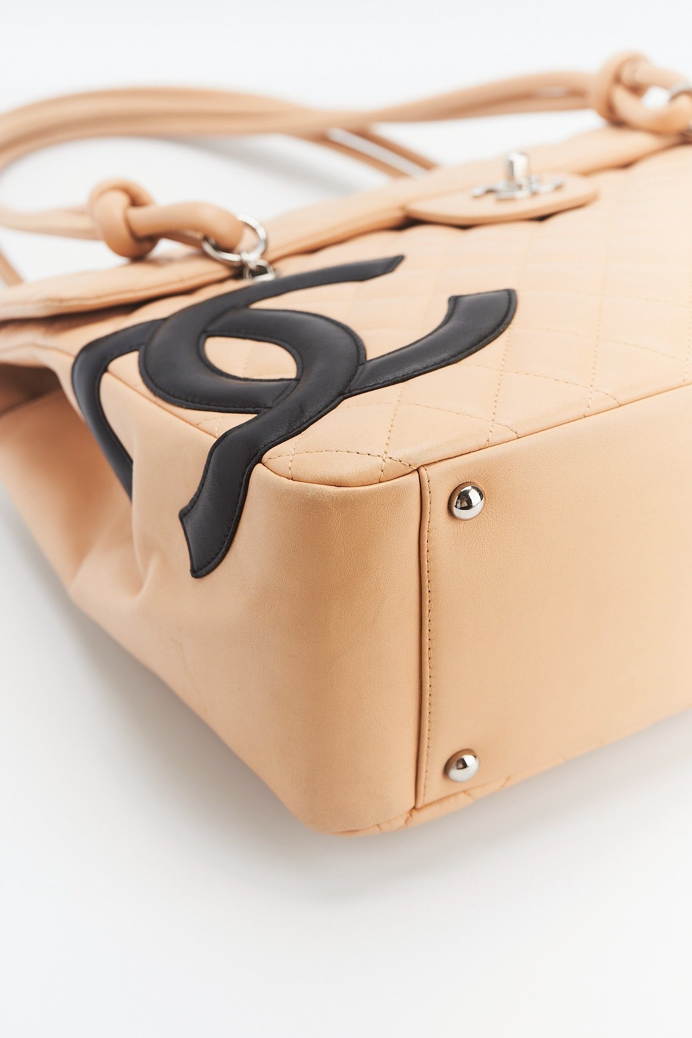 Chanel flab maxi clafskin leather