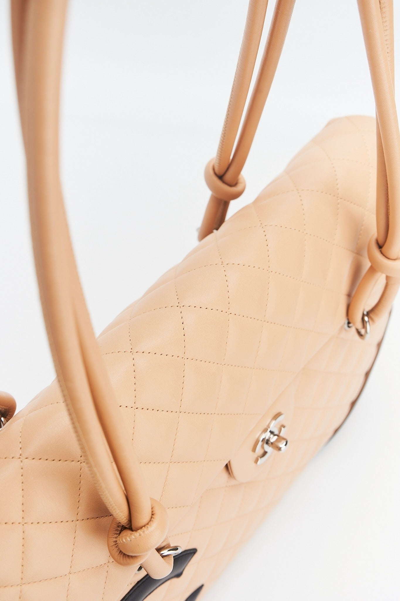 Chanel flab maxi clafskin leather