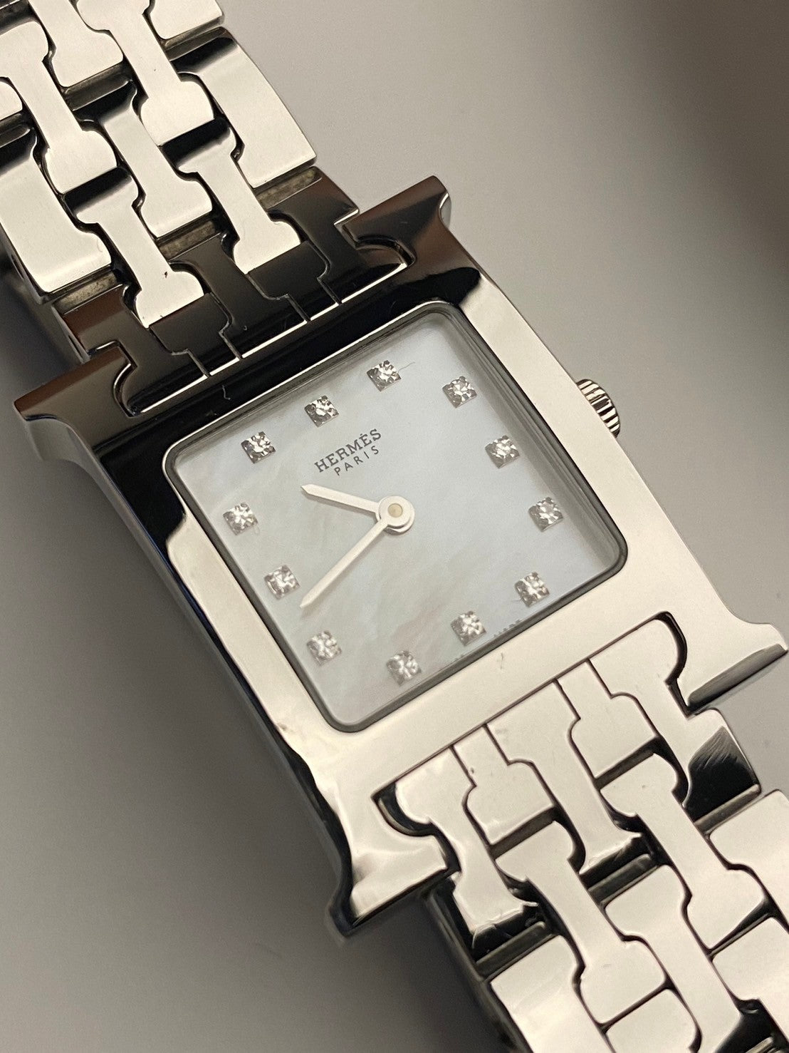 Hermes white dial diamond c.1627
