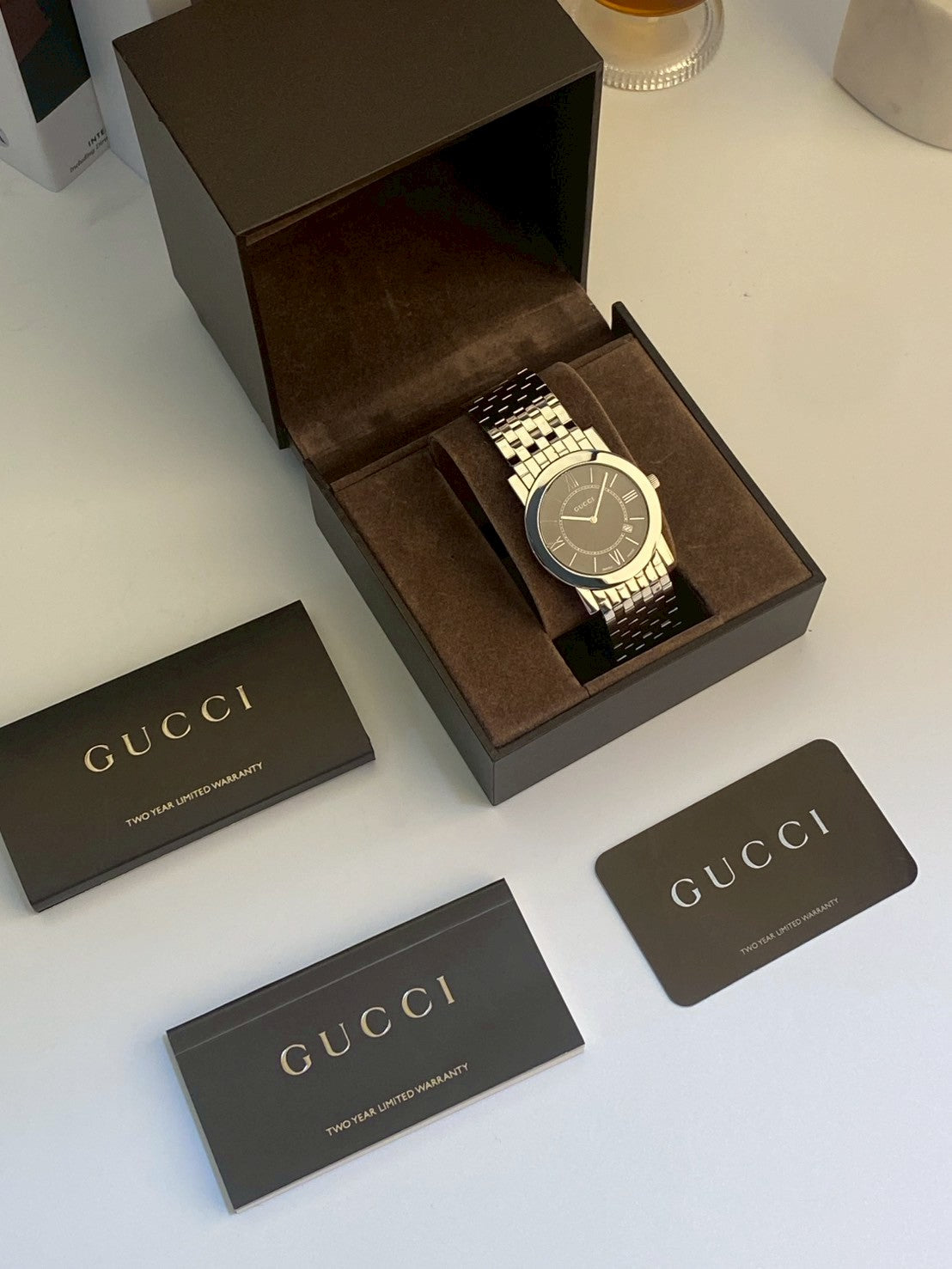 Gucci black dial men 5200M c.4751