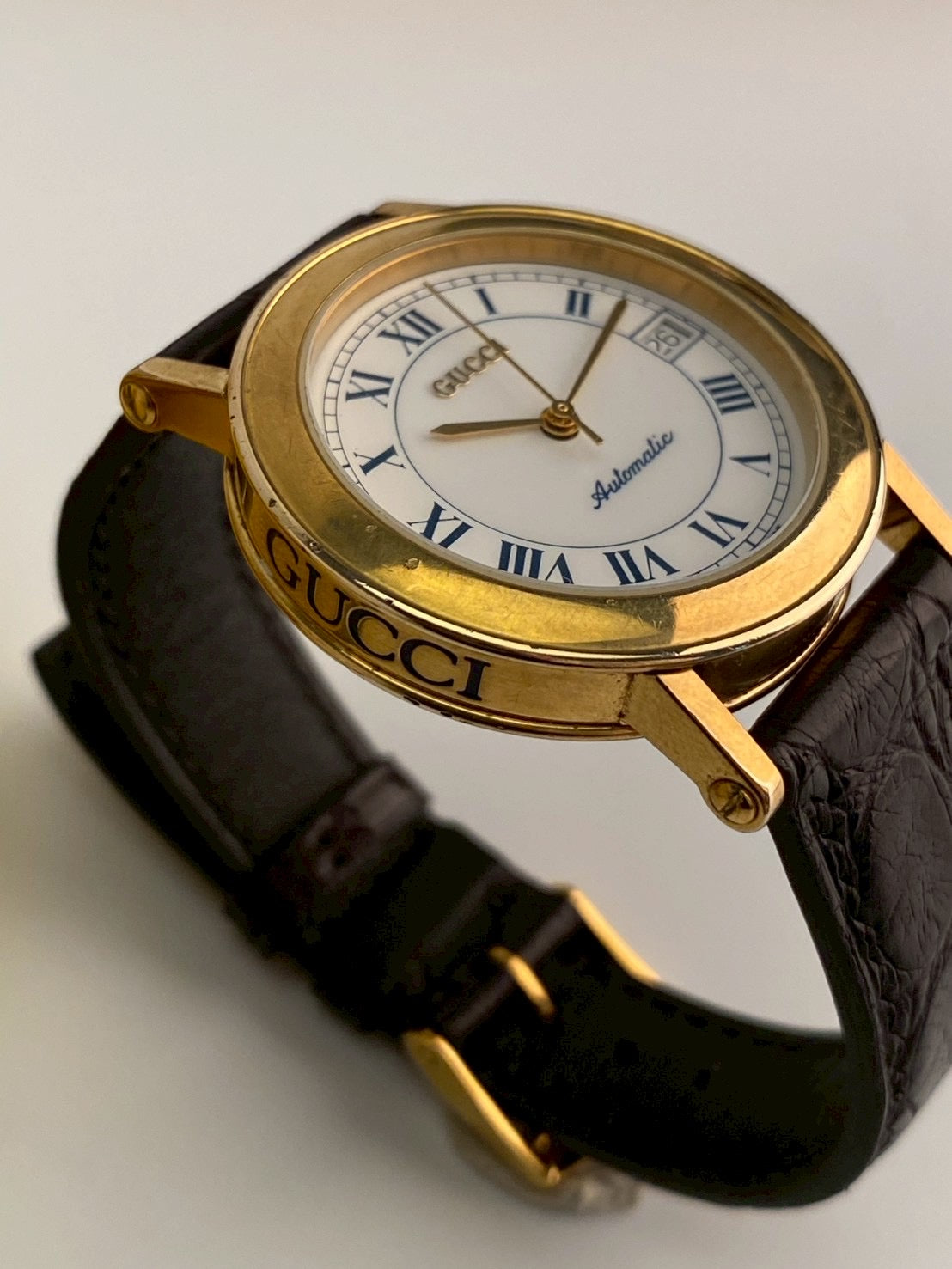 Gucci 7200Auto white dial