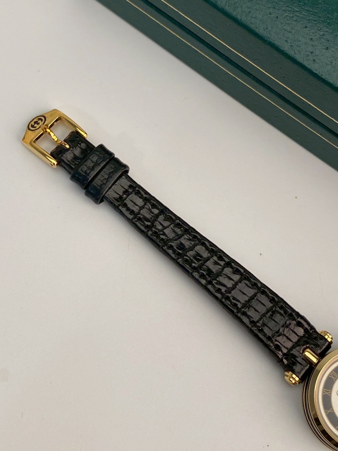 Gucci 2000m black watch