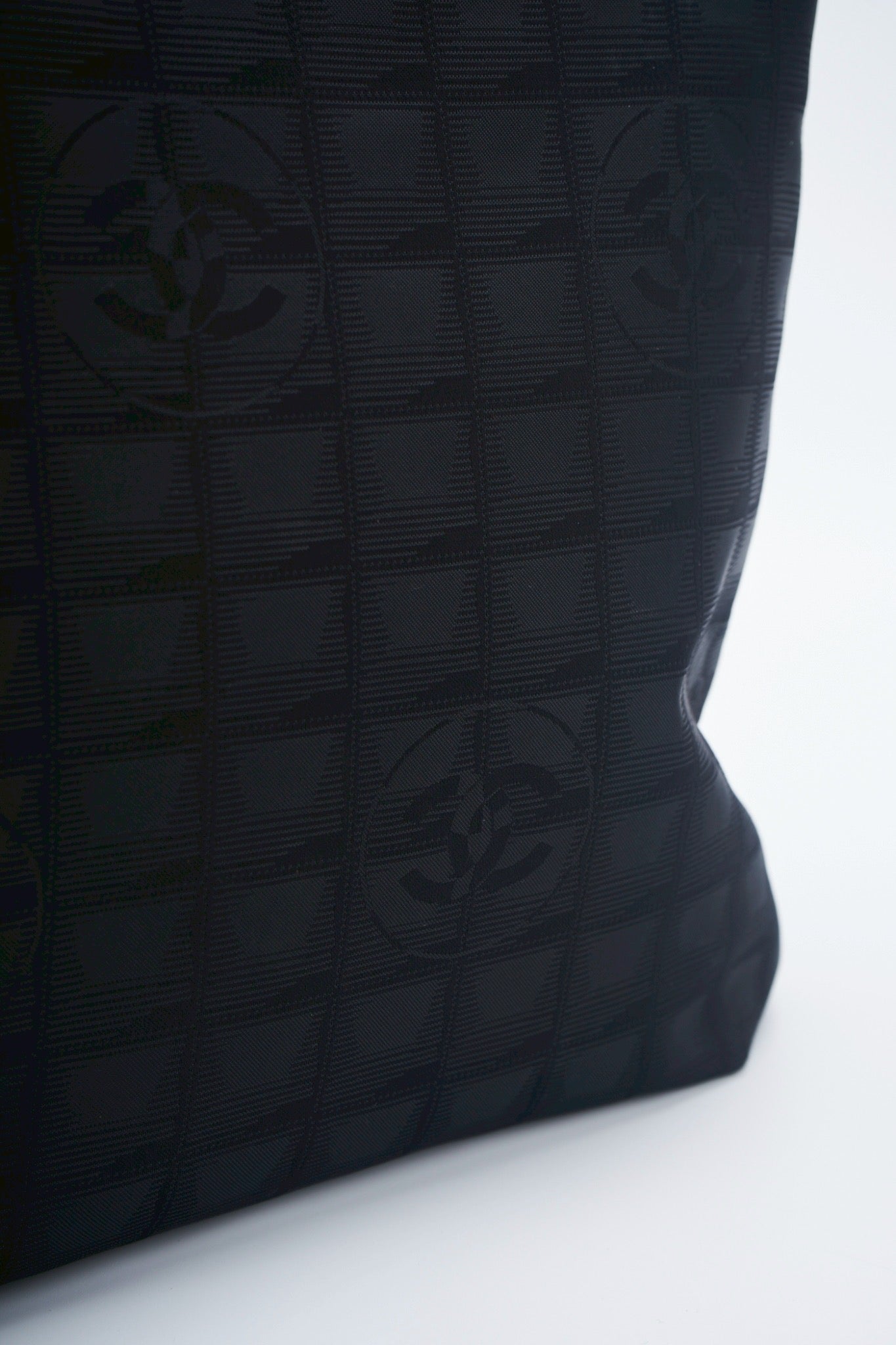 Chanel tavel line tote bag