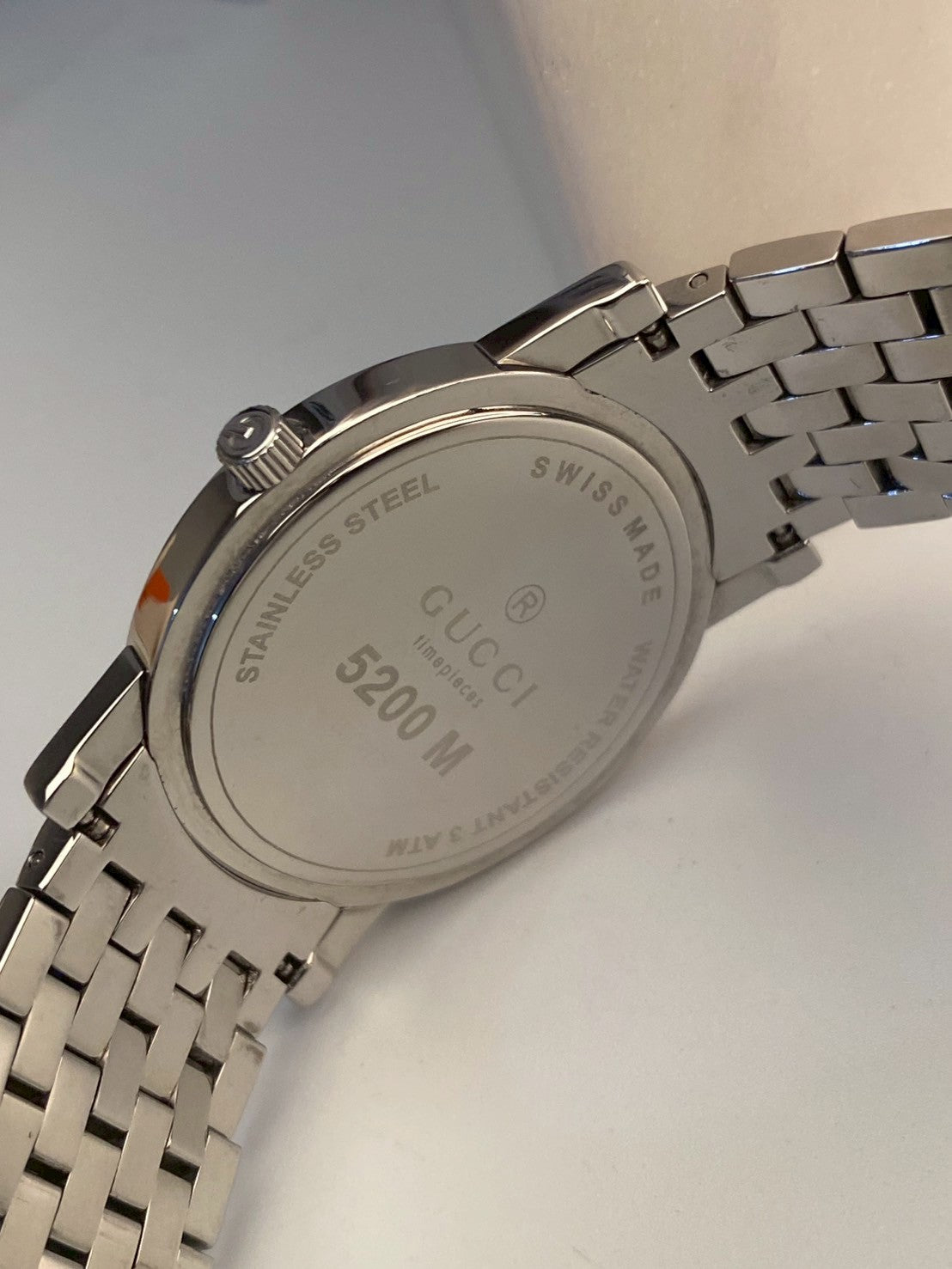 Gucci black dial men 5200M c.4751