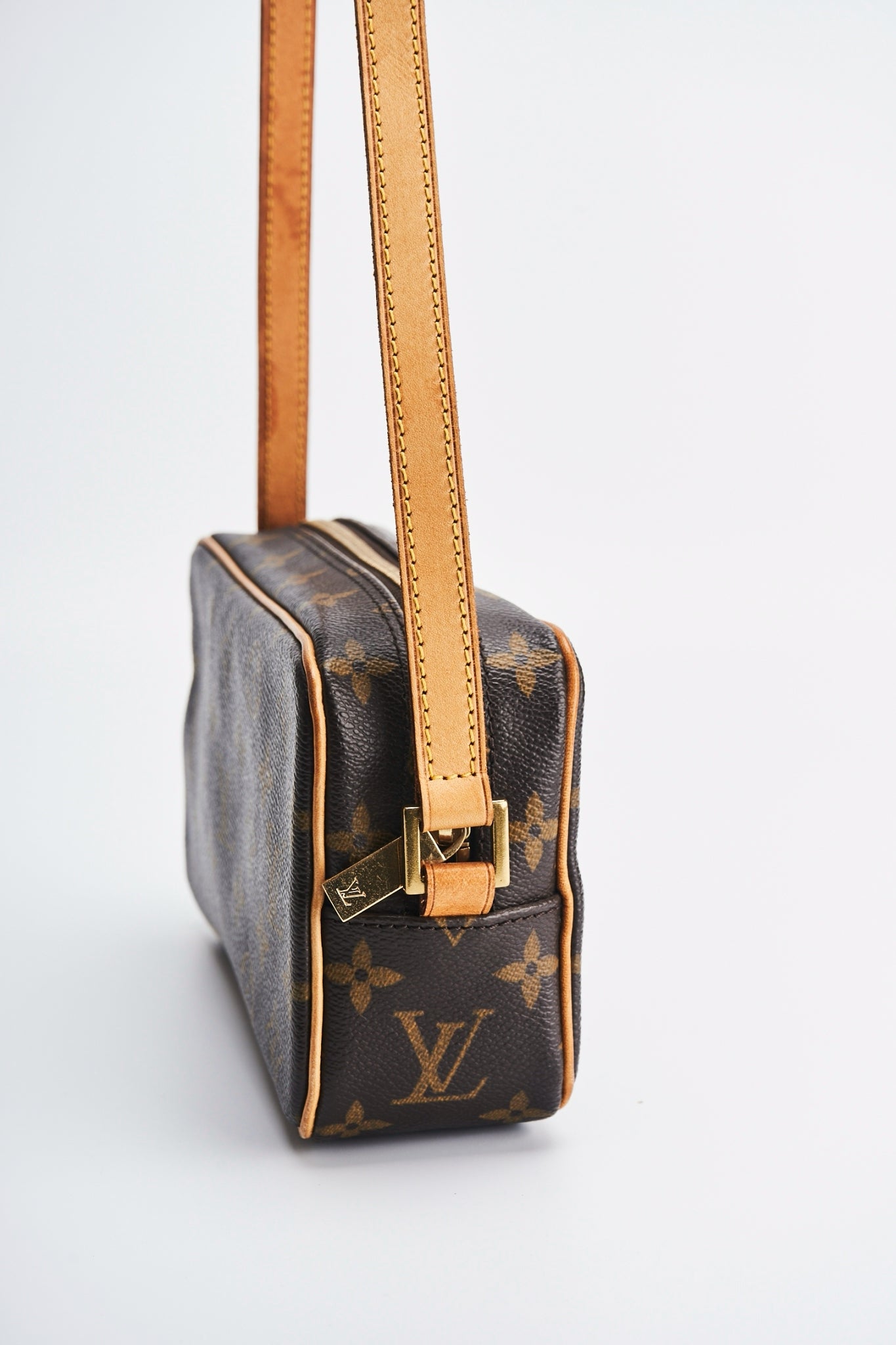 Louis vuitton cite pm size