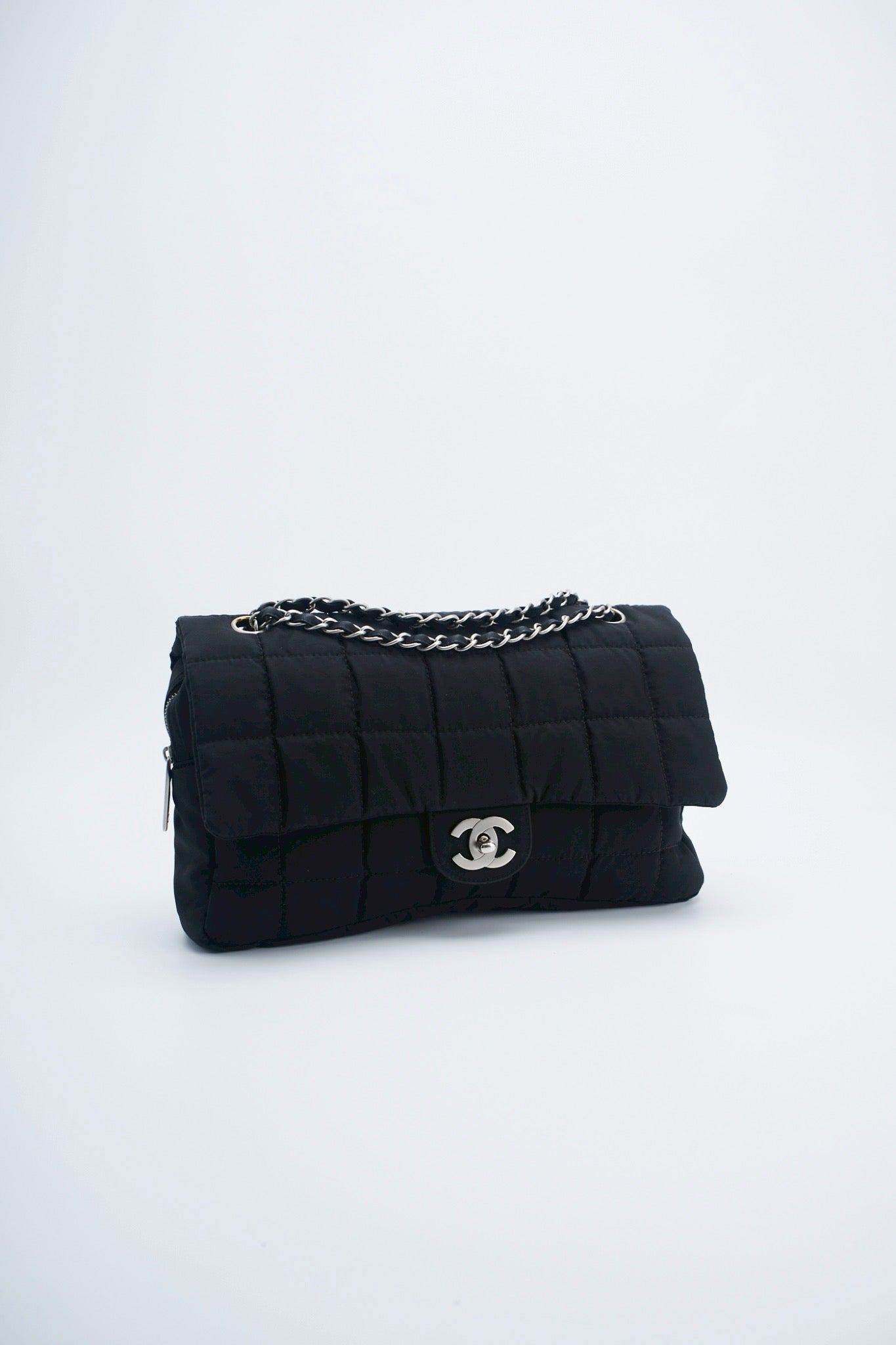 Chanel nylon easy flab “12
