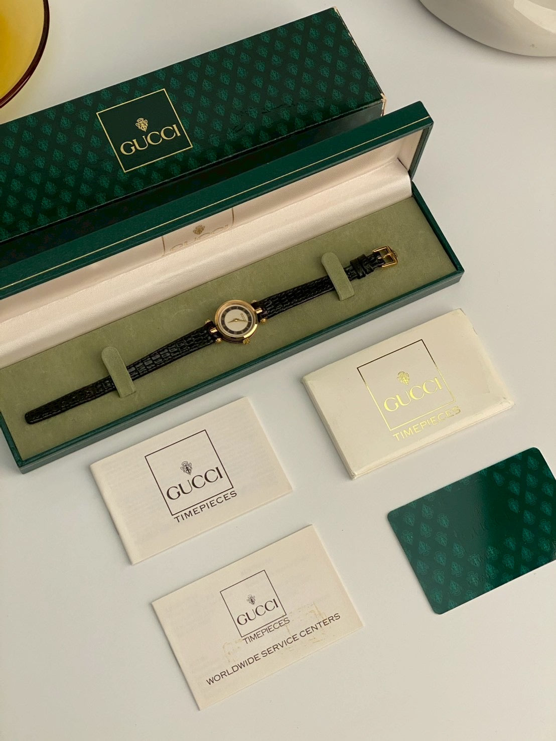 Gucci 2000m black watch