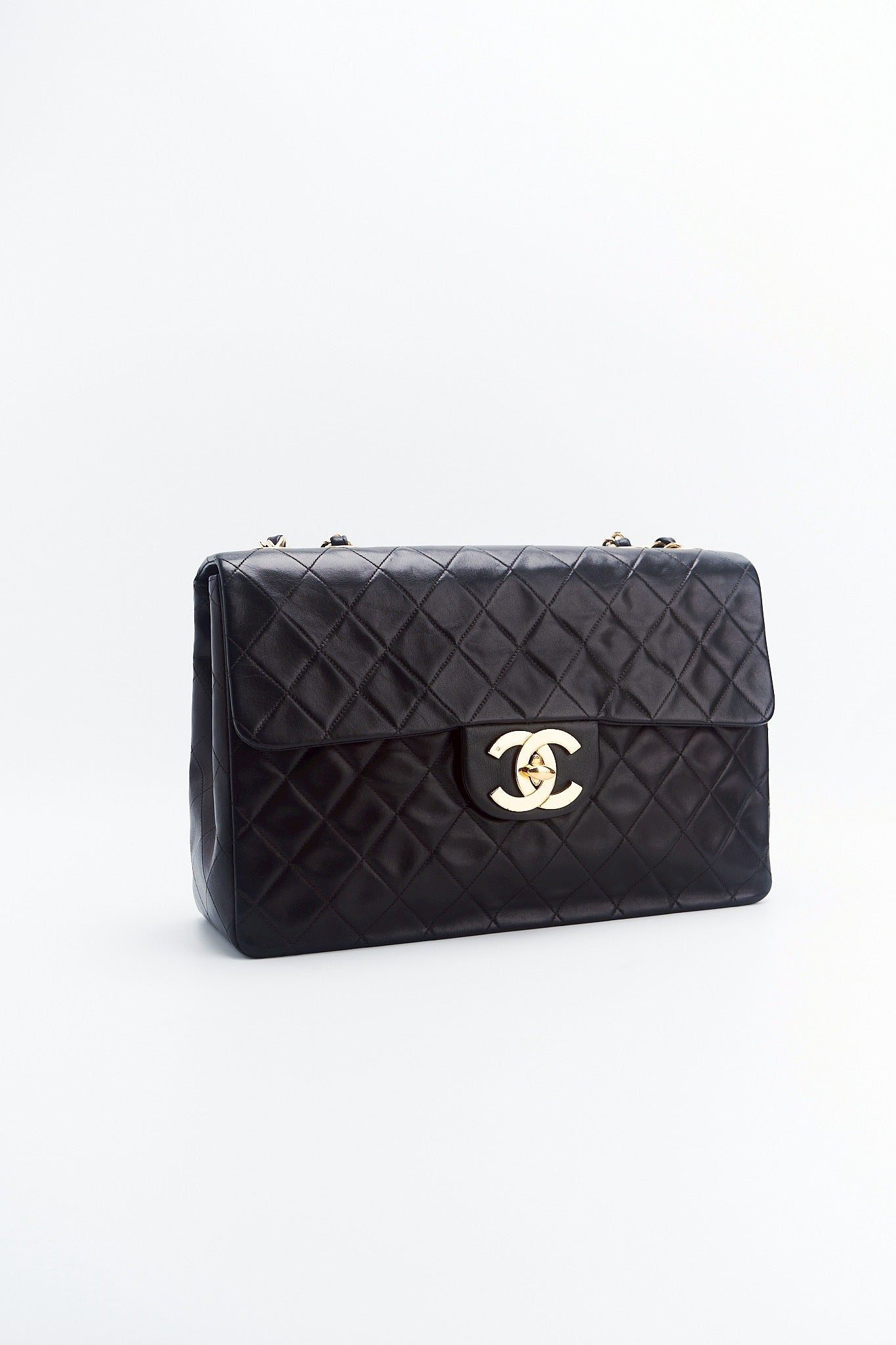 Chanel classic maxi