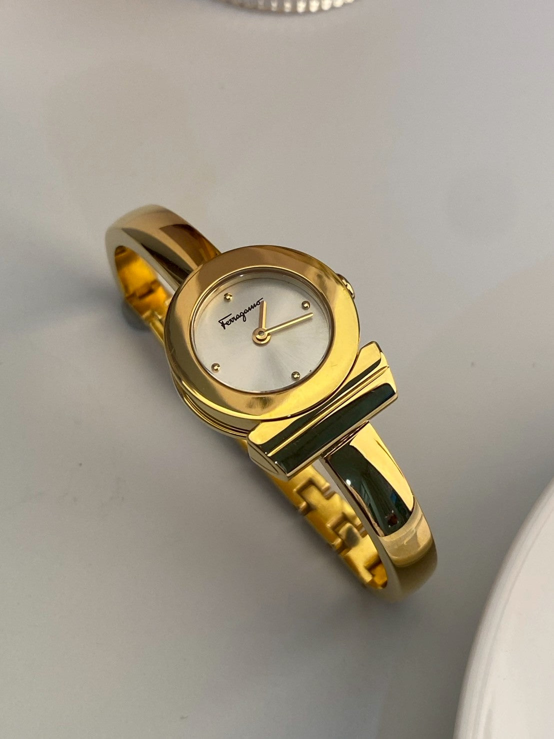 Ferragamo watch gold c.1251