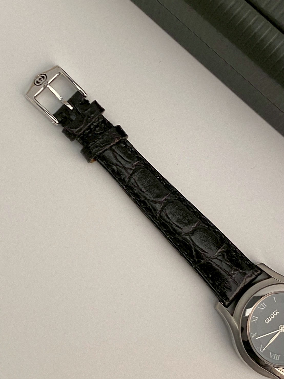 Gucci 5500l black dial watch