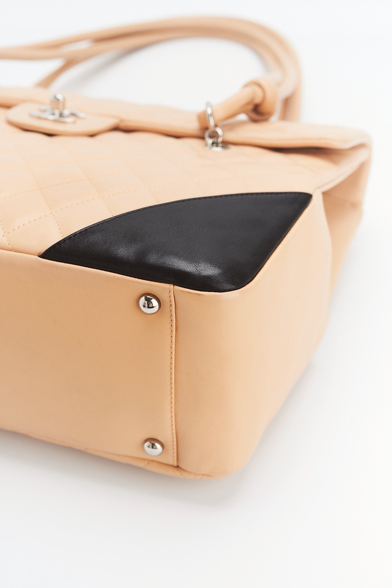 Chanel flab maxi clafskin leather