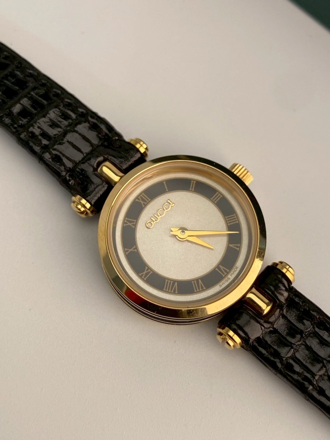 Gucci 2000m black watch