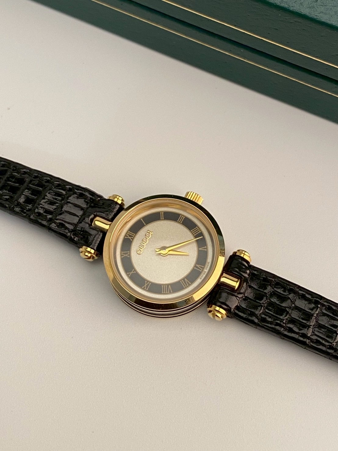 Gucci 2000m black watch