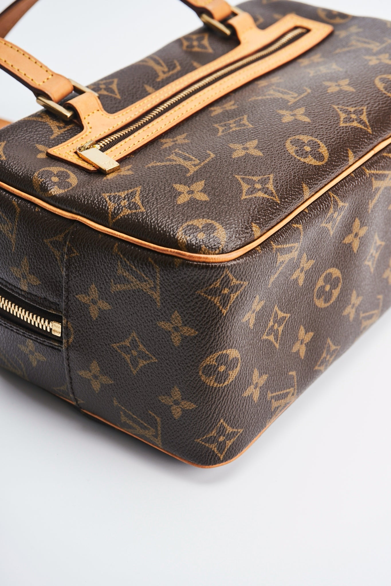 Louis vuitton cite mm size