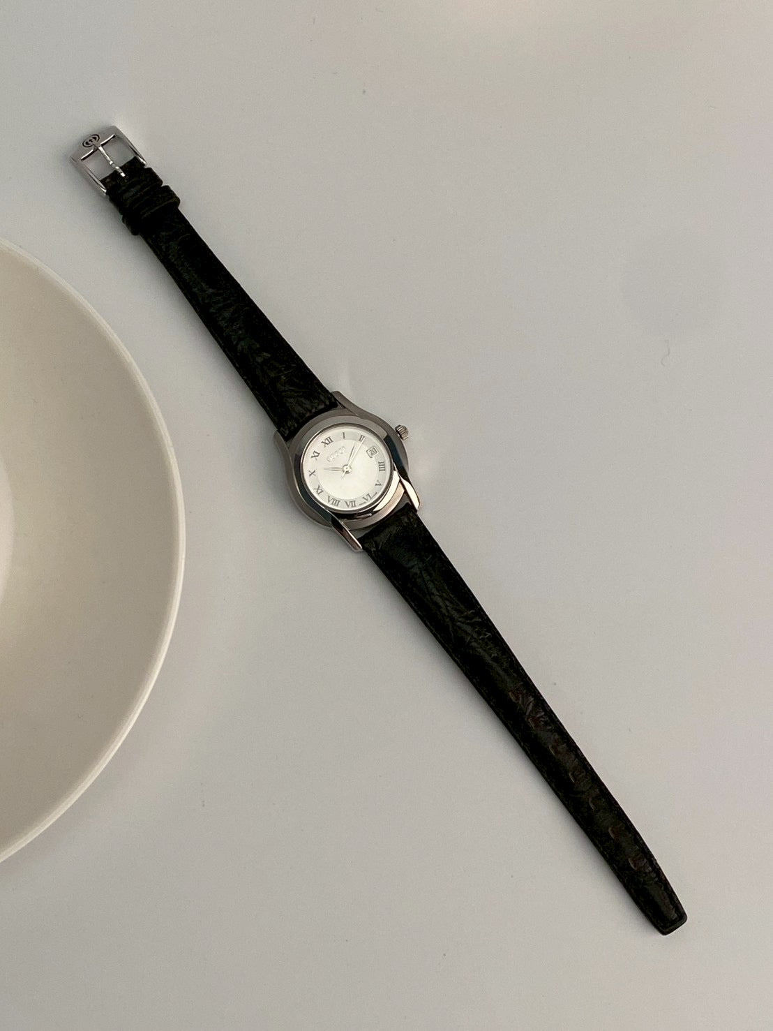 Gucci 5500l silver dial watch