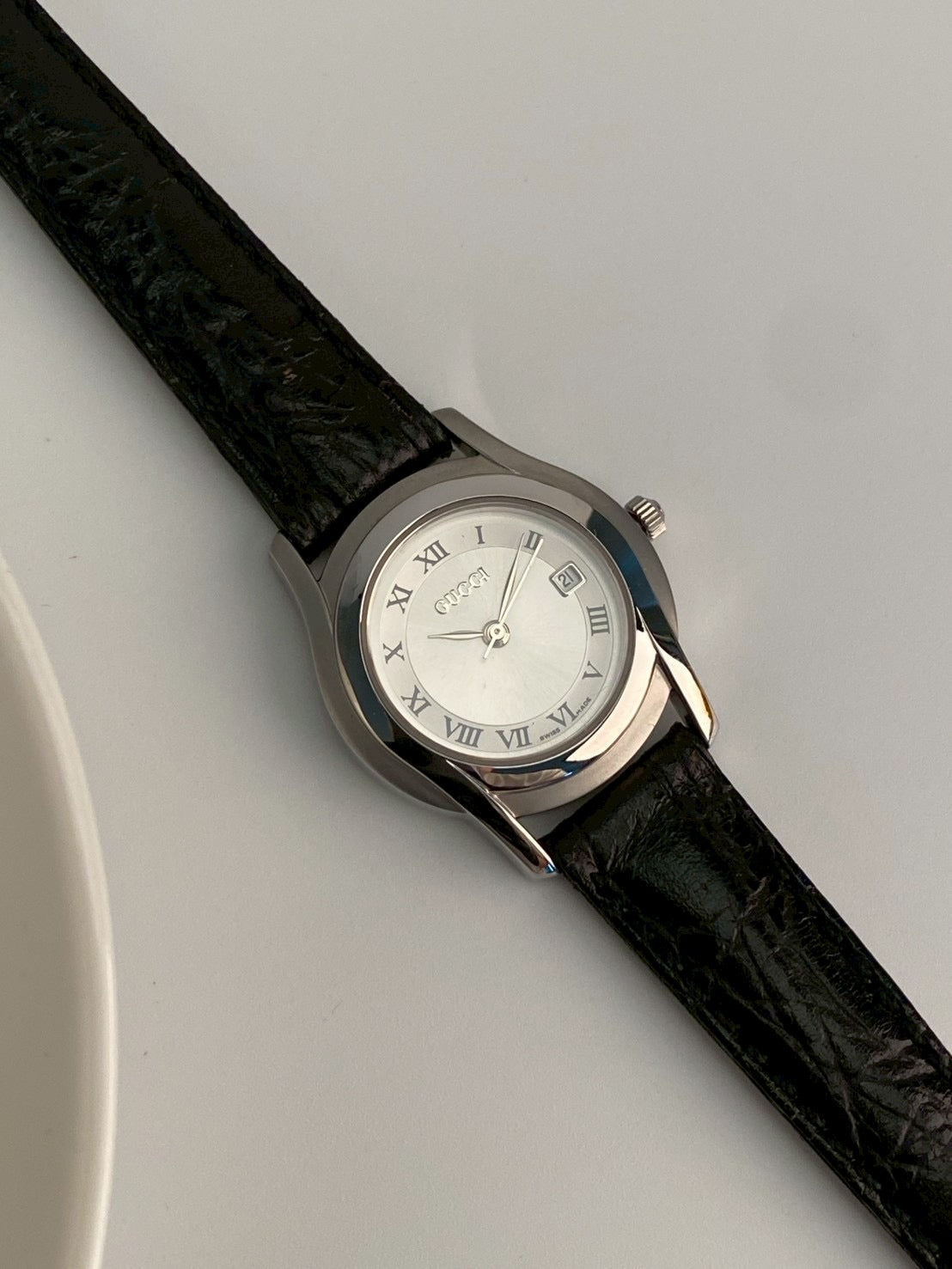 Gucci 5500l silver dial watch