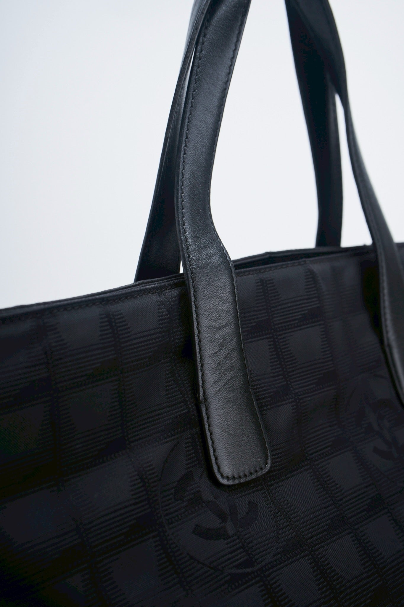 Chanel tavel line tote bag