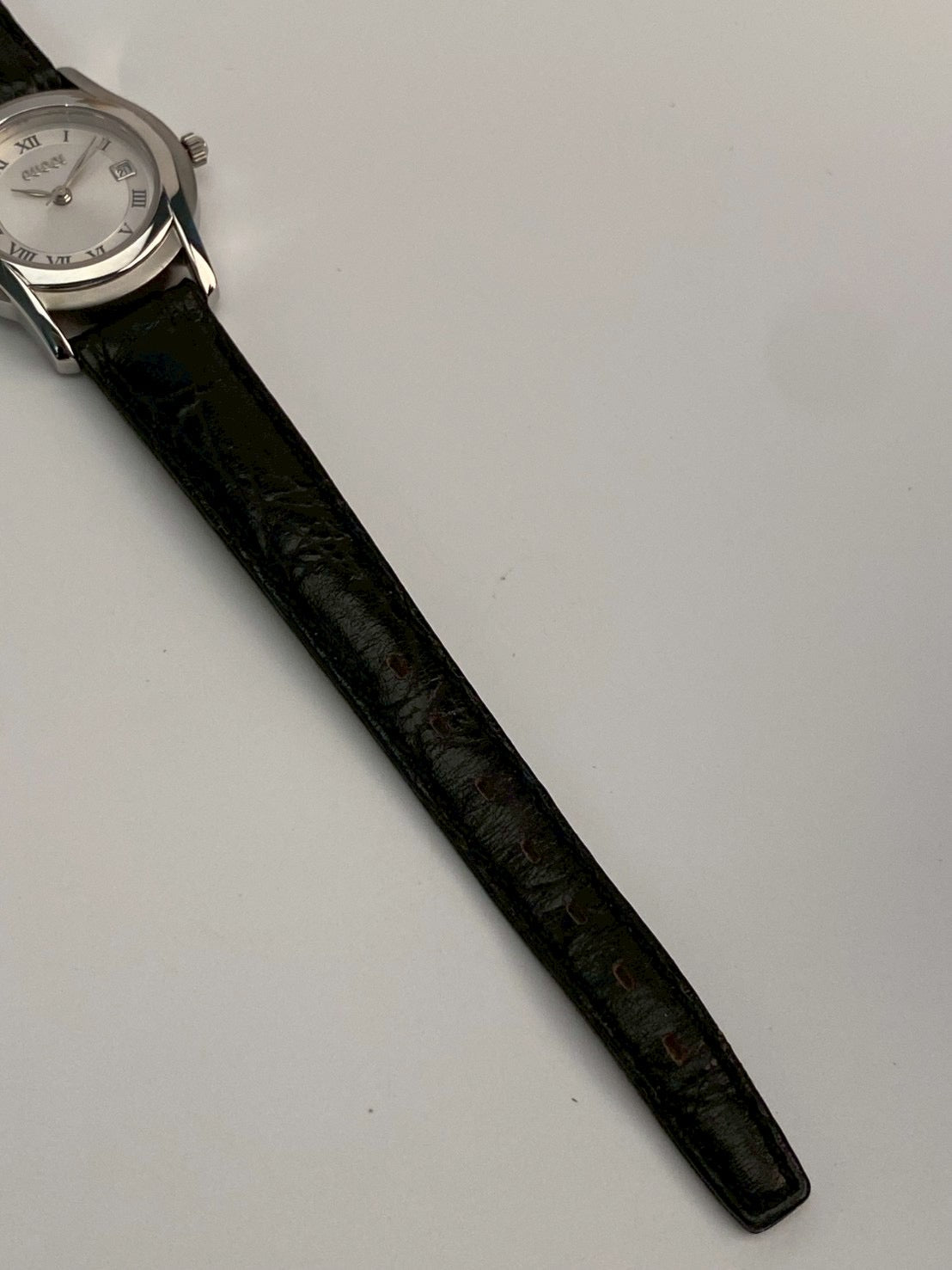 Gucci 5500l silver dial watch