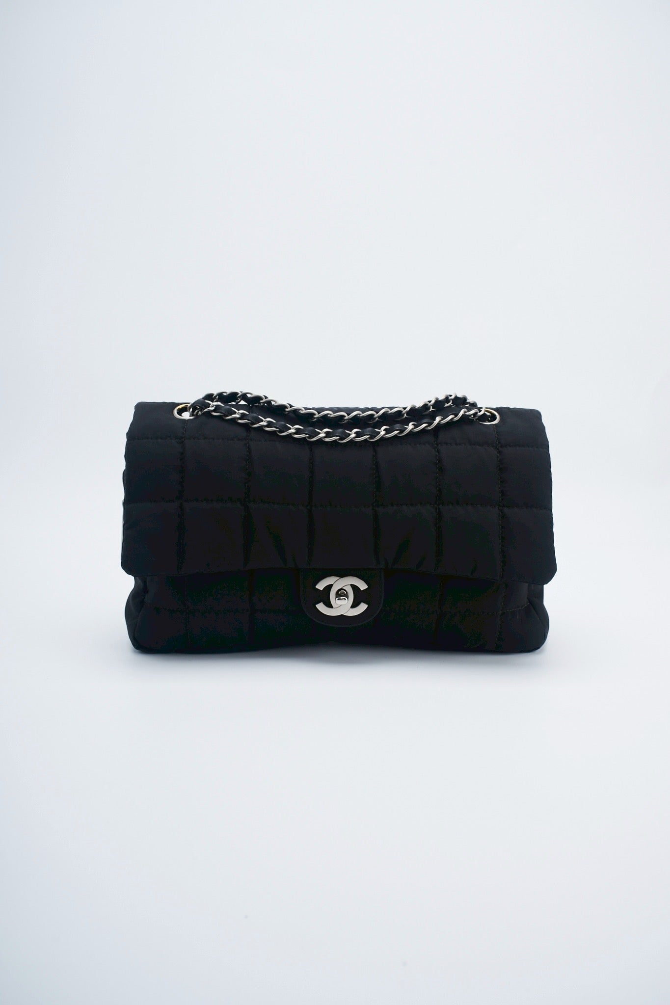 Chanel nylon easy flab “12