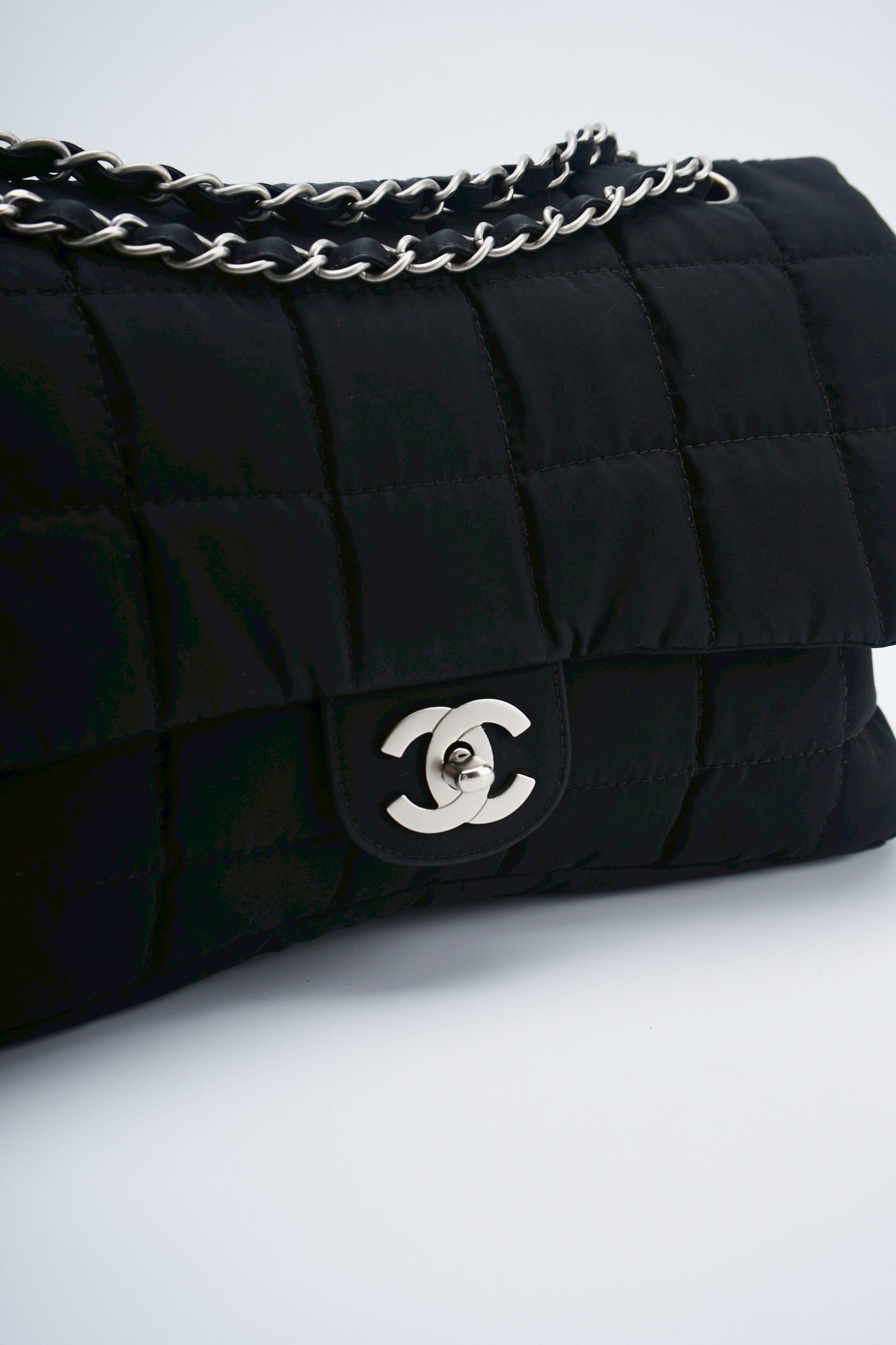 Chanel nylon easy flab “12