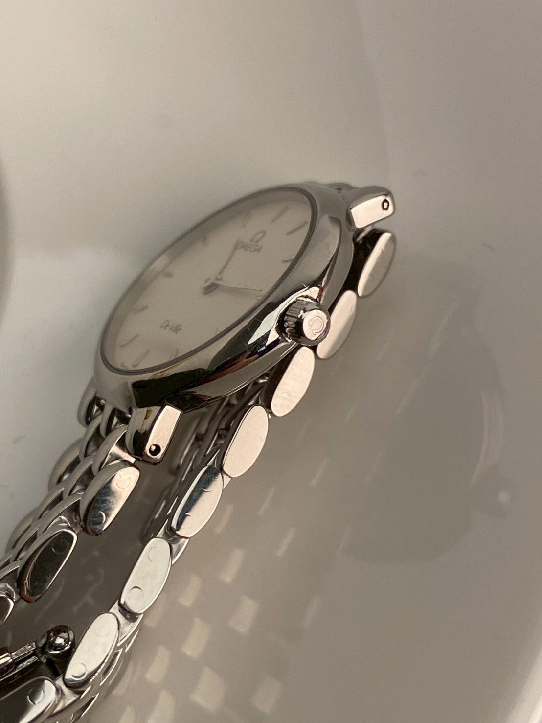 Omega constellation black dial date c. 5218